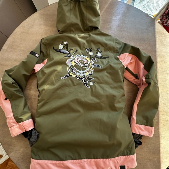 Roxy torah bright snowflake Green and Pink insulated snow Jacket medium - Picture 14 of 16
